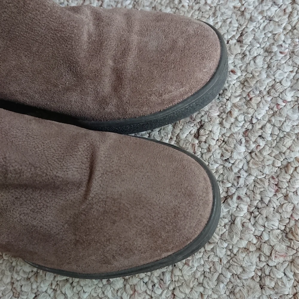 Aquatalia Claire Waterproof Suede Wedge ankle Bootie size 7.5